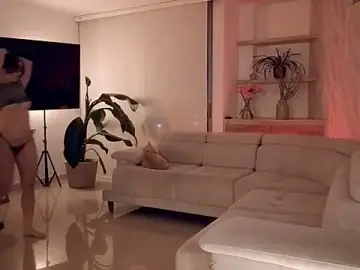 Stripchat Free Porn Cam of Siny_Moore