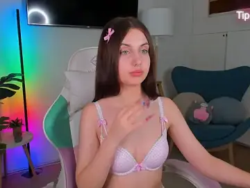 Stripchat Watch Live Sex Cams of Kira_Moonnn