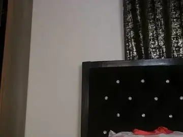 Stripchat Live Sex Cam of spicydele