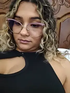 Stripchat Free Porn Cam of BrendaGirs