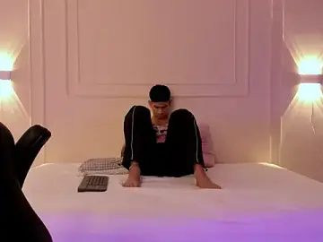 Stripchat Sex Cam of ANDRES_STUD