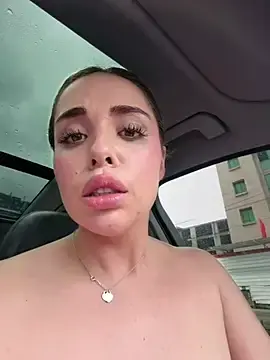 Stripchat Sex Cam of Alirawrz