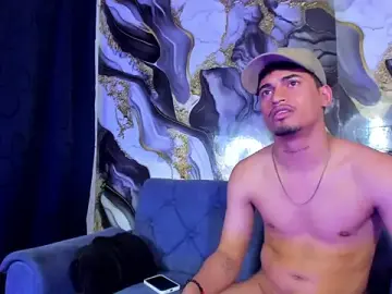 Stripchat Sex Cam of Ares_DAMM