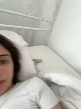 Stripchat Adult Webcam of bellefleurrr