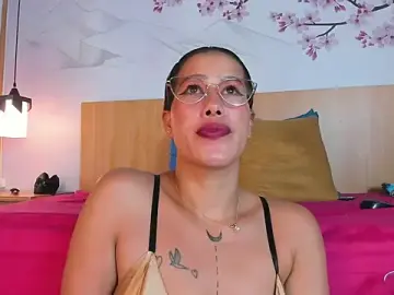 Stripchat Best live sex cam show of Laura_Torress