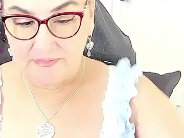 Stripchat Nude Webcam of cataleya_mom