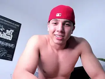 Stripchat Live Sex Cam of Maxx_valiant