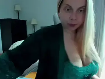 Stripchat Best Webcam of Laviora