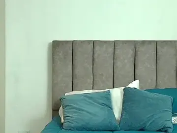 Stripchat Sex Cam of karina_lewis_