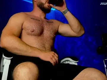 Stripchat Best Webcam of CLOUDYJULIUS