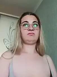 Stripchat Sex Cam of Baby_Boobits