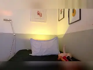 Xlovecam Live Sex Cam of Adelyno