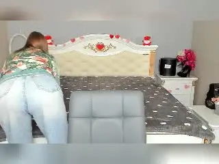 Xlovecam Free Live Porn of LoriEla