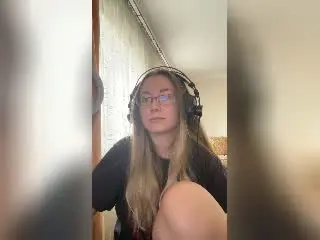 Xlovecam Free Porn Cam of Meeranda