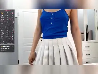 Xlovecam Live Sex Cam of EmelineLattig