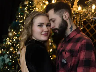 Xlovecam Watch Live Sex Cams of MikeAndAnna