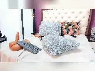 Xlovecam Adult Webcam of ZenyaEbony