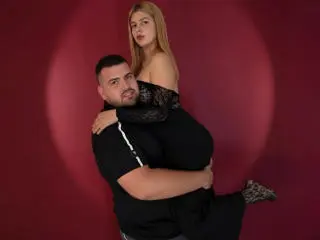 Xlovecam Live Sex of EmelyRoberto