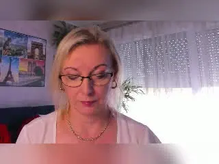 Xlovecam Live Sex Cam of XLovelyVanessa